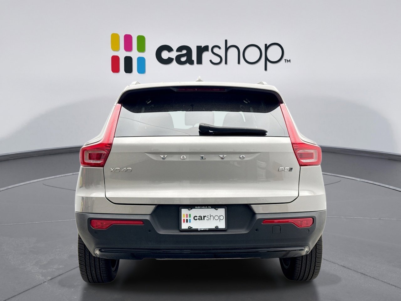 Used 2025 Volvo XC40 B5 Plus AWD/4WD image 4