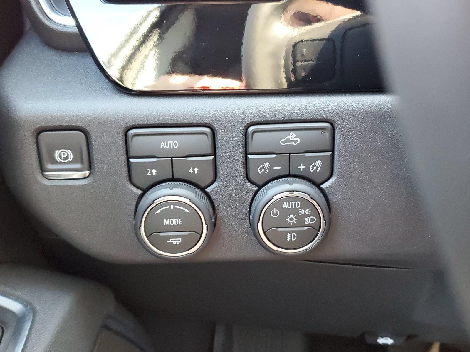 Used 2026 Chevrolet Silverado 1500 RST w/ RST Select Package AWD/4WD image 22