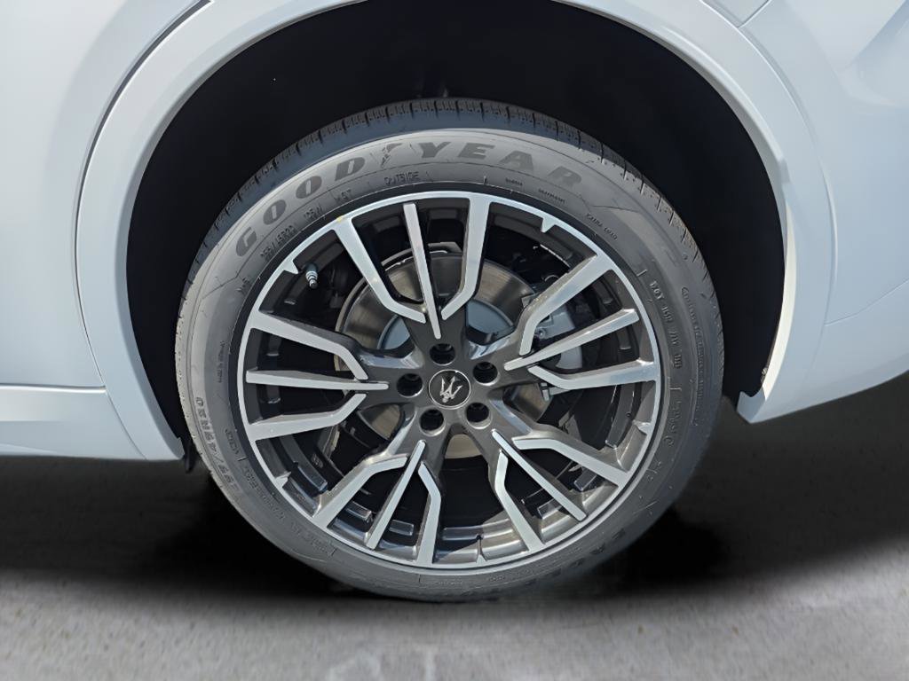 New 2025 Maserati Grecale GT image 15