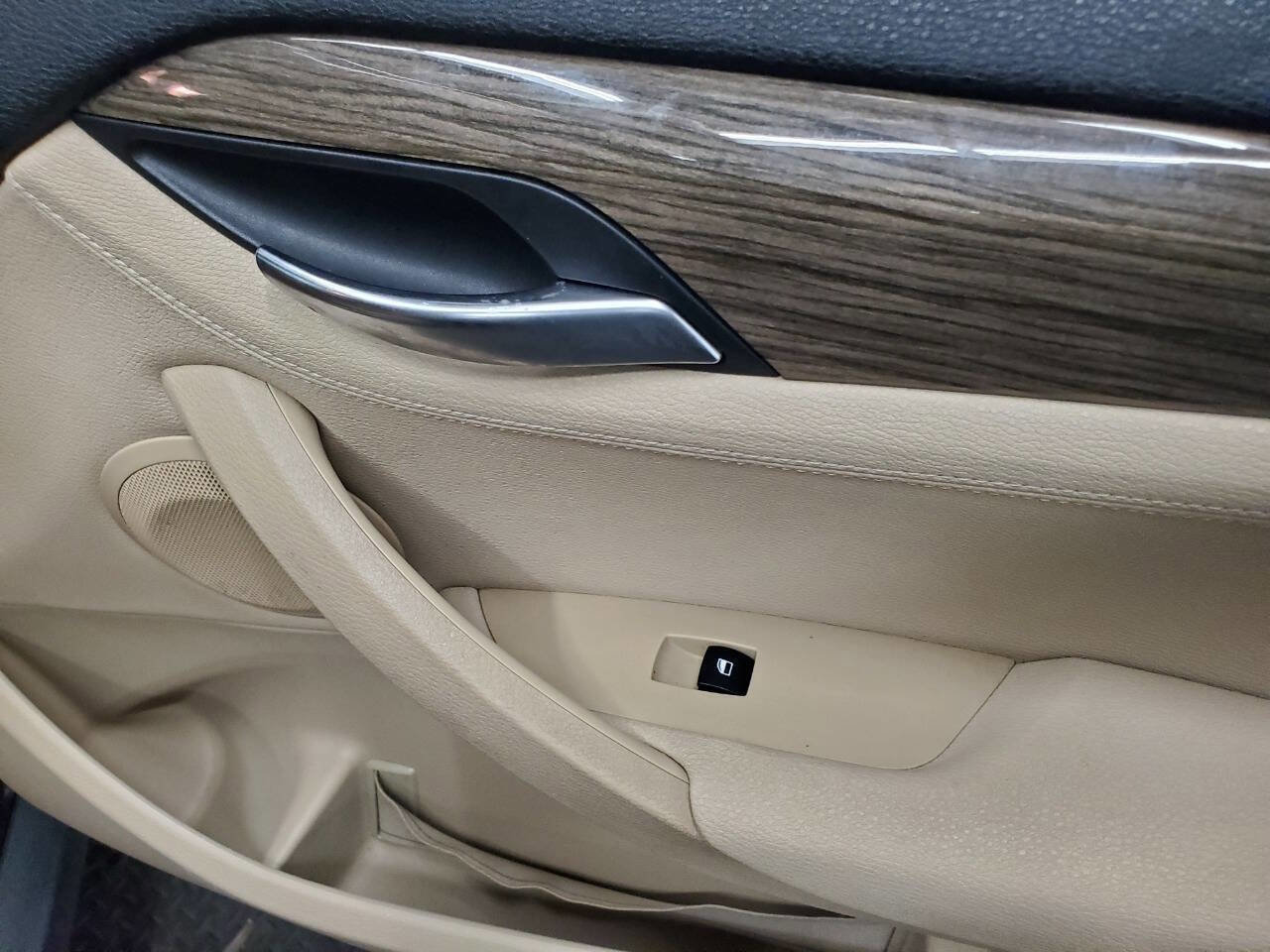 Used 2015 BMW X1 xDrive28i image 16