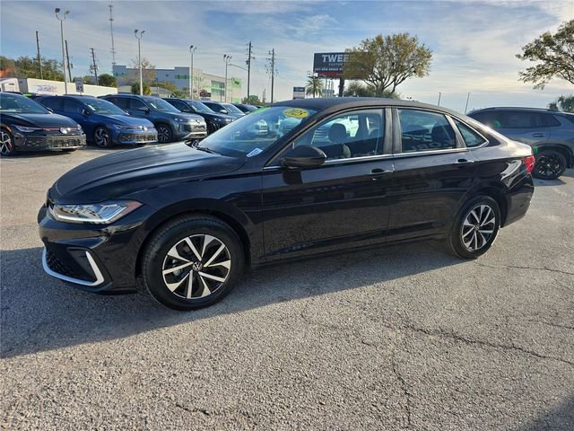 Used 2025 Volkswagen Jetta S image 6