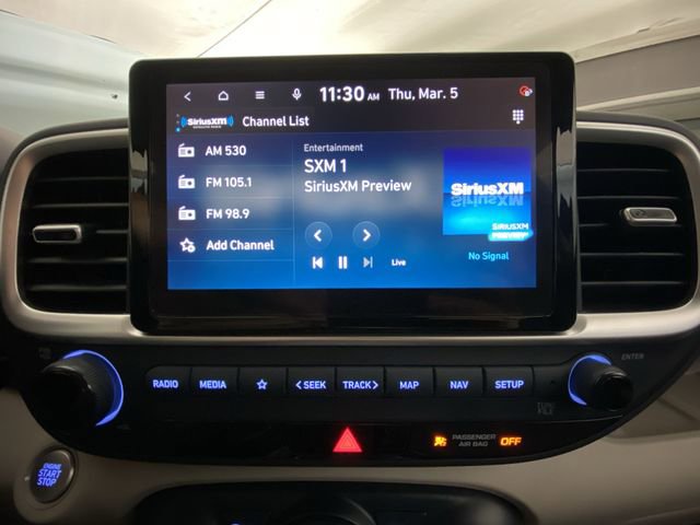 Used 2024 Hyundai Venue Limited FWD image 16
