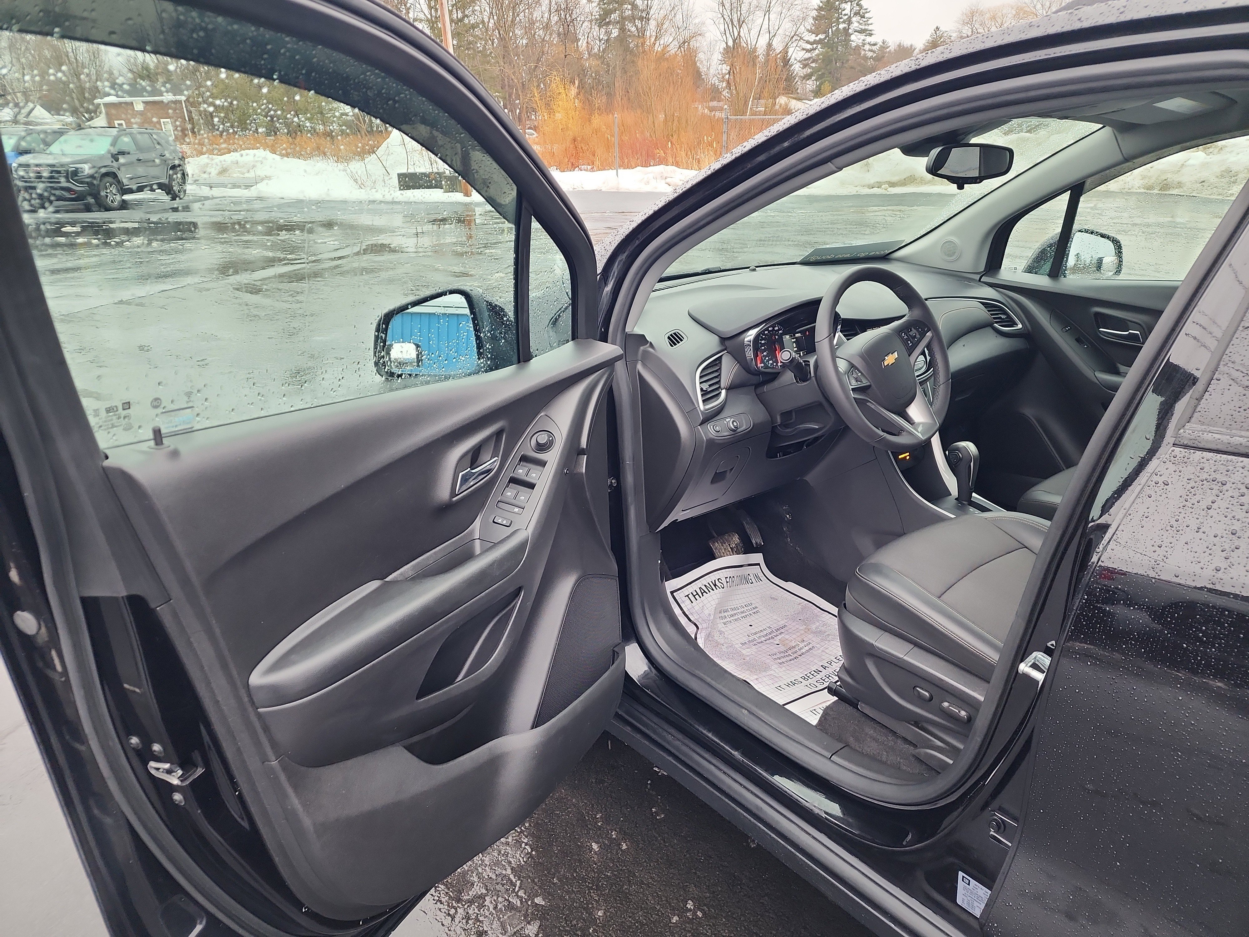 Certified 2022 Chevrolet Trax LT w/ LT Convenience Package image 10