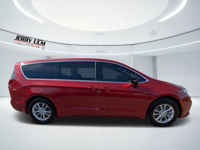 New 2026 Chrysler Pacifica Select FWD image 2