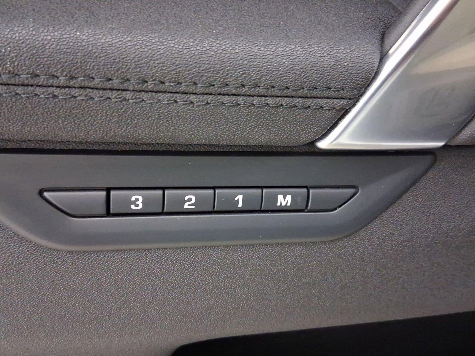 Used 2025 Land Rover Discovery Sport S image 17