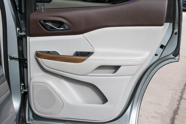 Used 2023 GMC Acadia SLE w/ Driver Convenience Package image 19