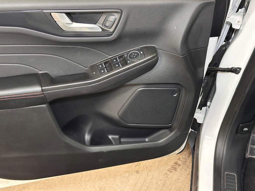 Used 2025 Ford Escape ST-Line w/ Tech Pack #1 image 22