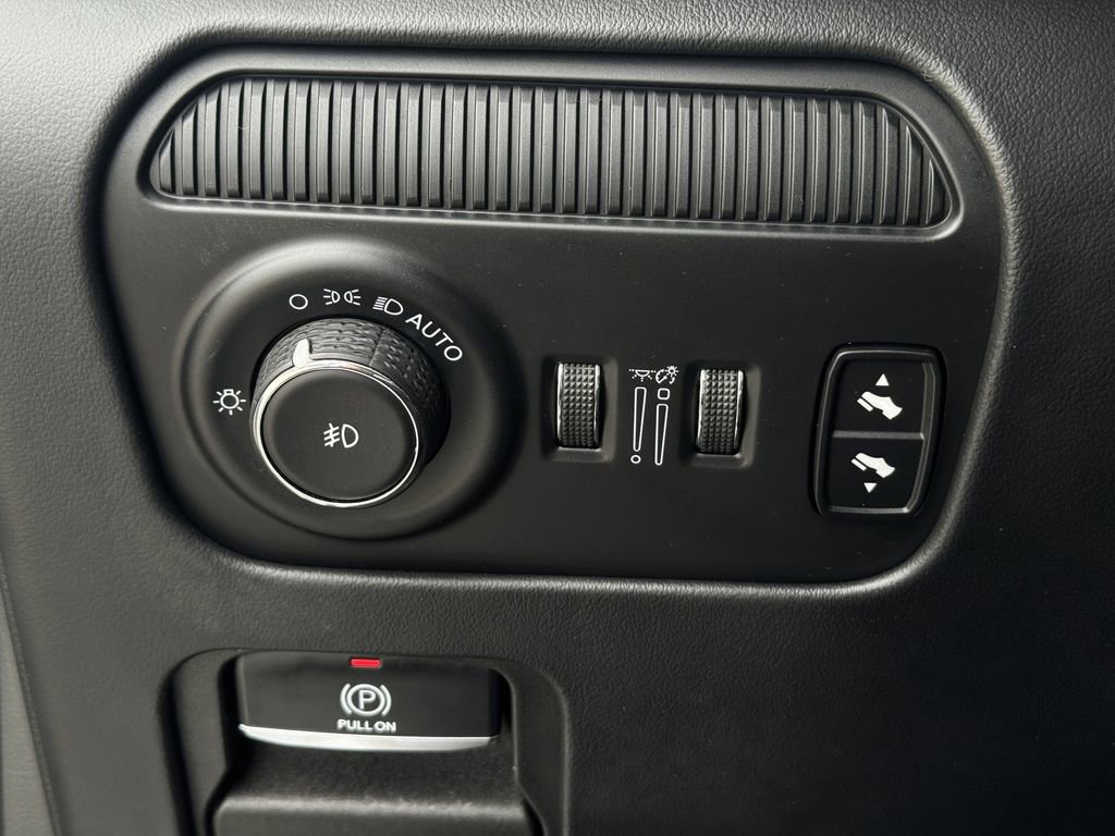 Used 2023 Jeep Grand Wagoneer Series II AWD/4WD image 23