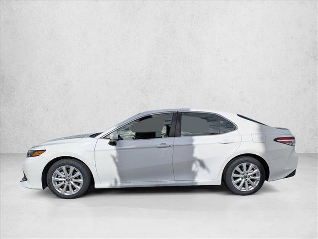 Used 2018 Toyota Camry LE image 9