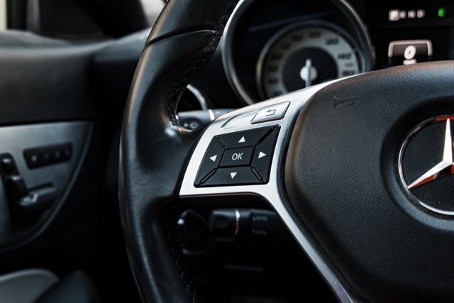 Used 2014 Mercedes-Benz SLK 350 image 12