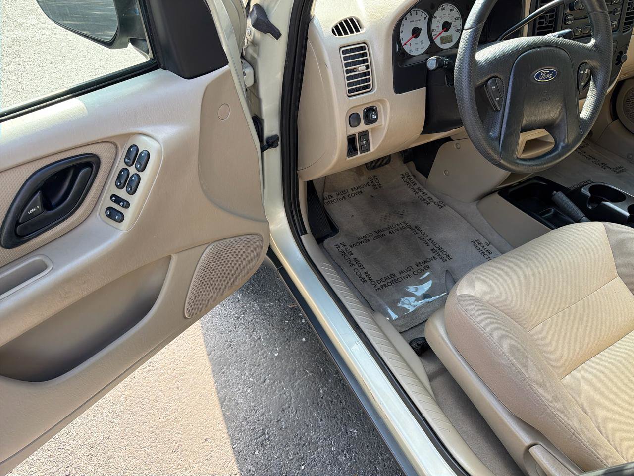 Used 2004 Ford Escape XLS FWD image 10