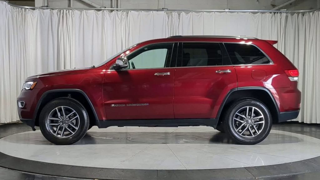 Used 2020 Jeep Grand Cherokee Limited w/ Premium Lighting Group AWD/4WD image 6