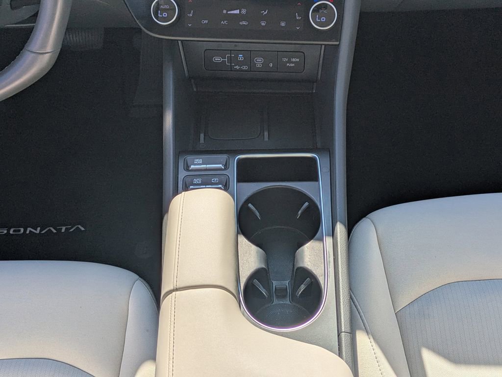 Used 2025 Hyundai Elantra Sport image 19