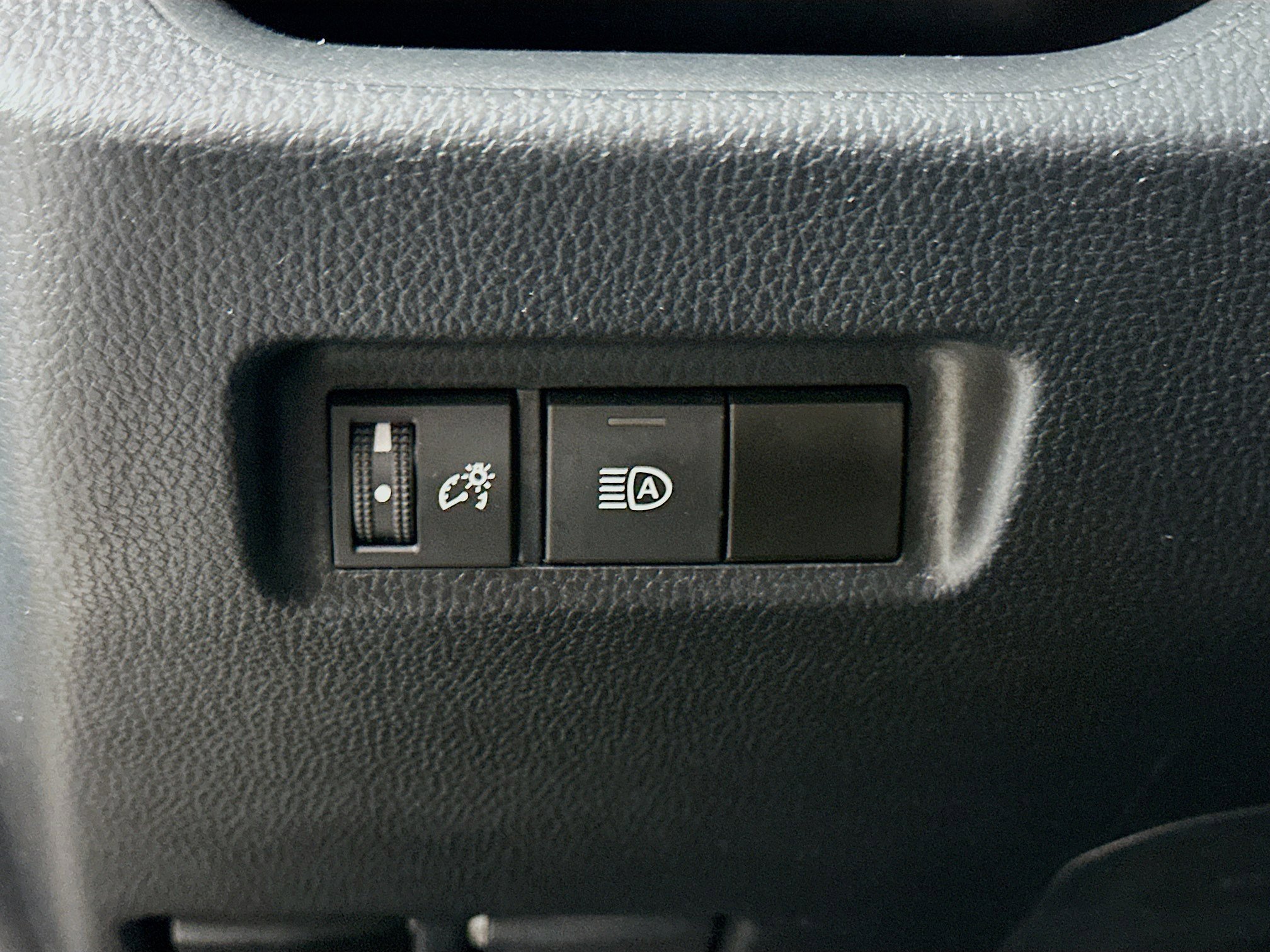 Used 2024 Toyota RAV4 LE image 17