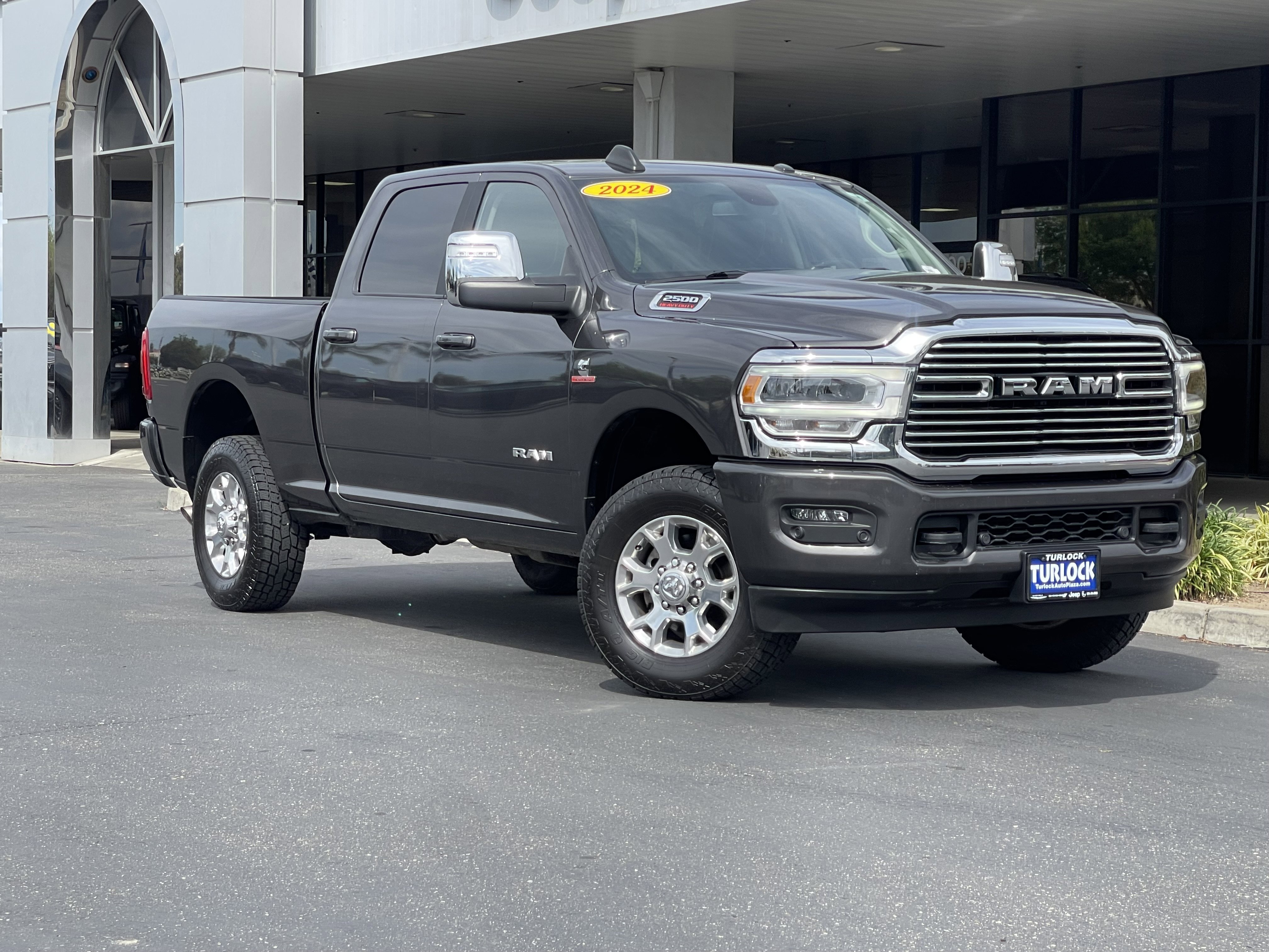 Used 2024 RAM 2500 Laramie AWD/4WD image 2