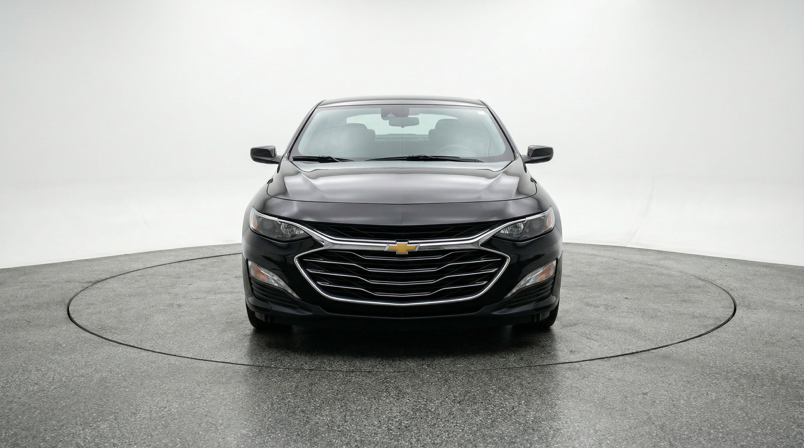 Used 2024 Chevrolet Malibu LT image 2