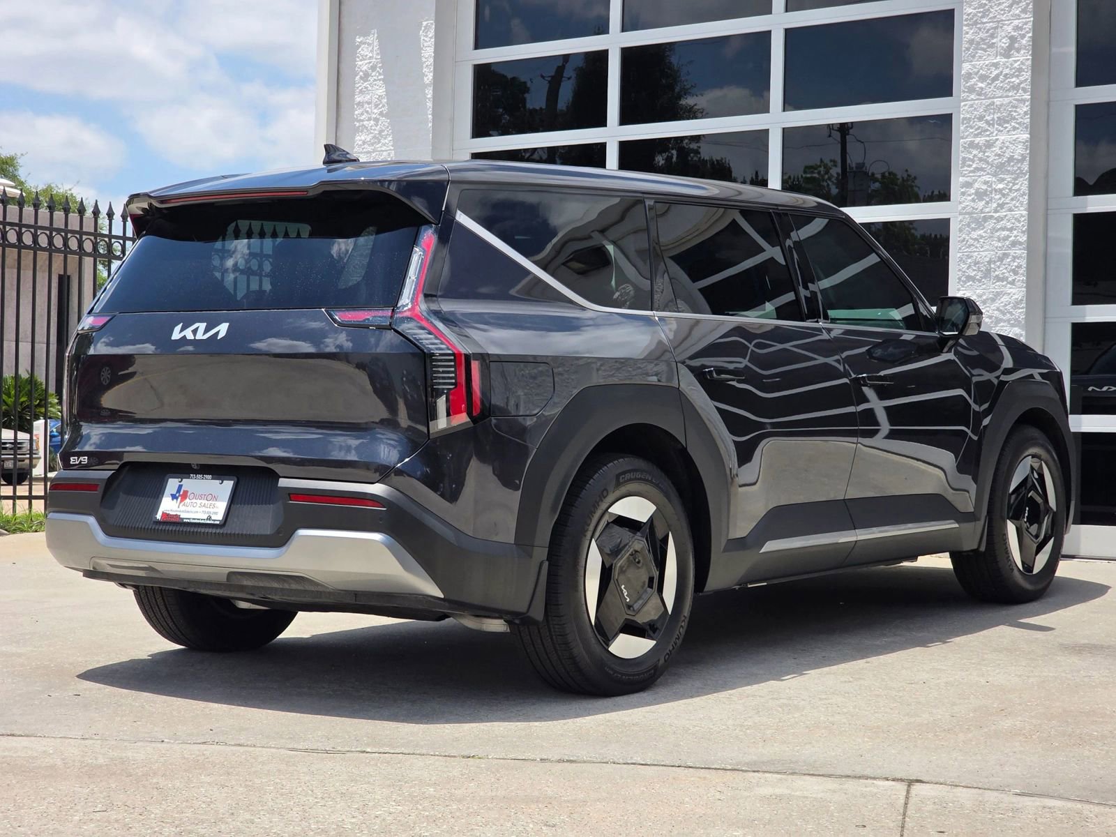 Used 2026 Kia EV9 Light RWD image 4