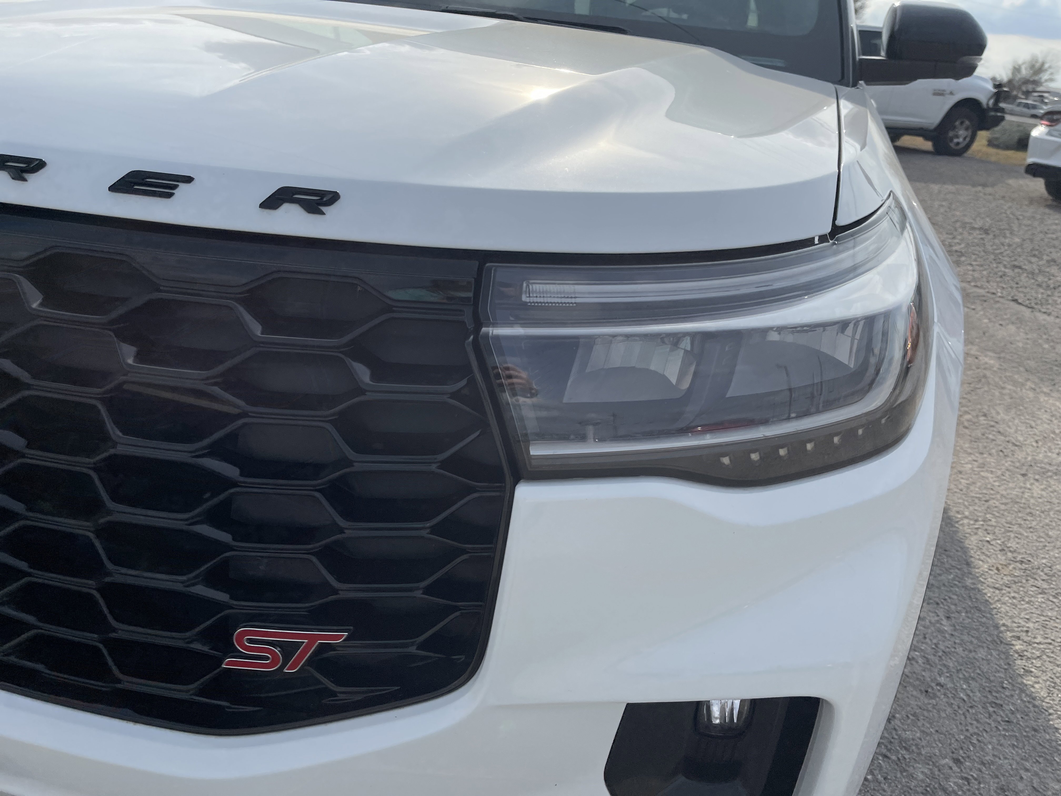 Used 2025 Ford Explorer ST image 12