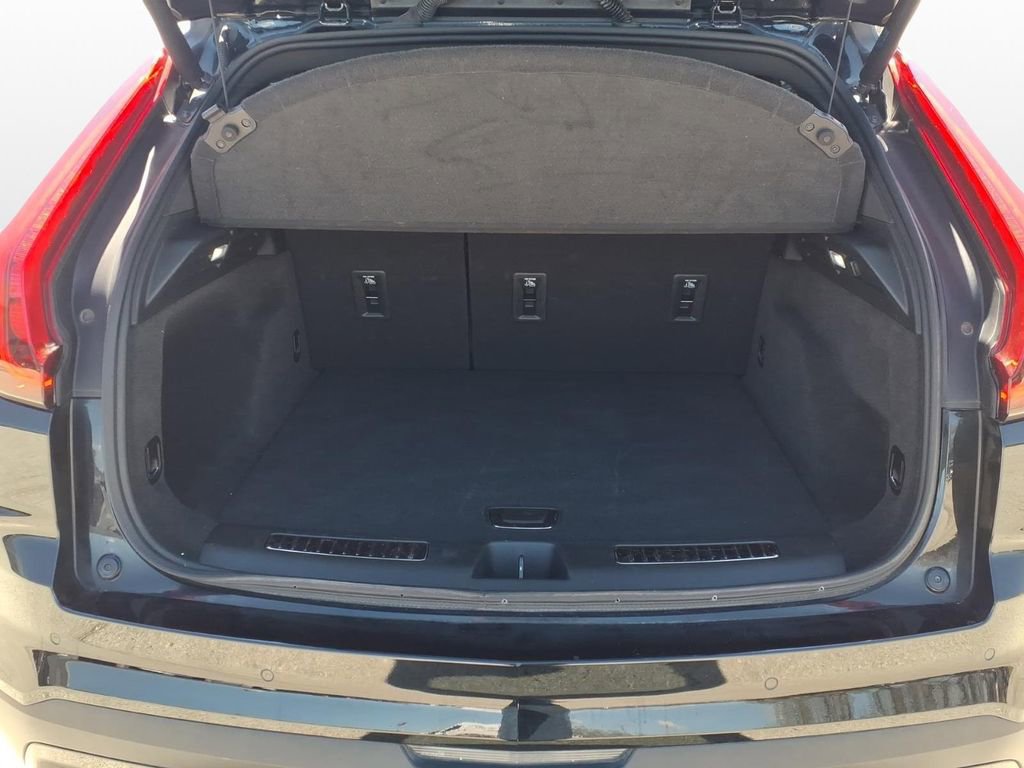 Used 2024 Cadillac XT4 Premium Luxury image 9