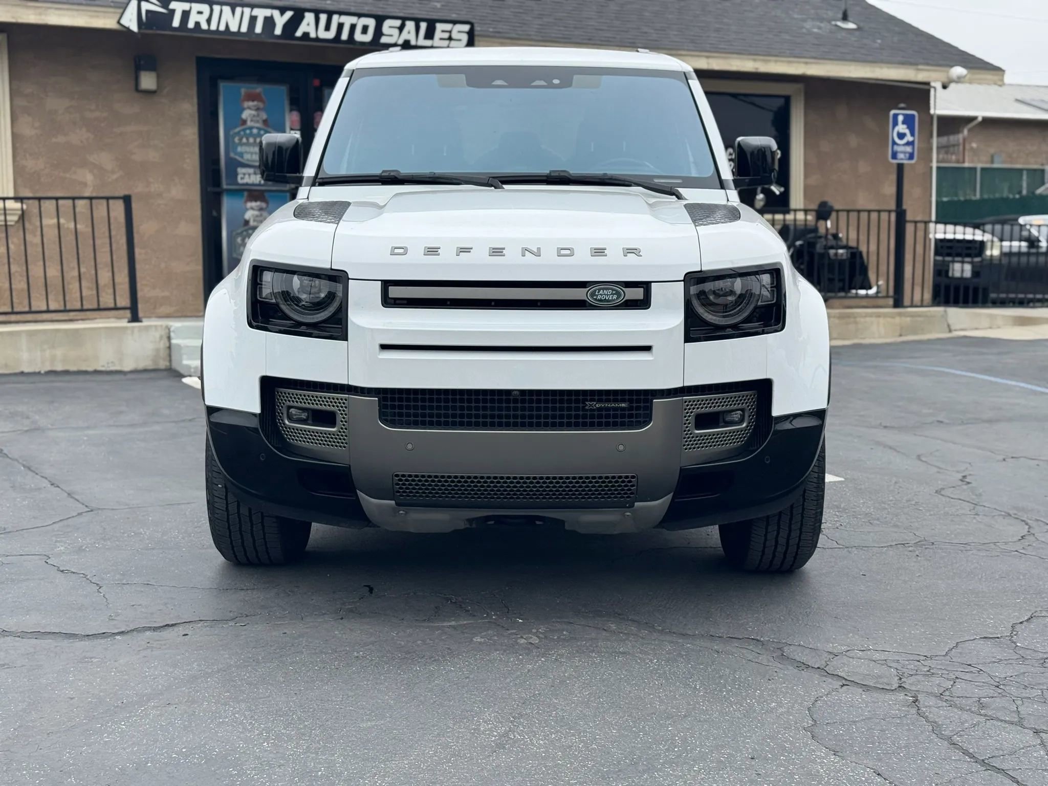 Used 2022 Land Rover Defender 110 X-Dynamic SE AWD/4WD image 2