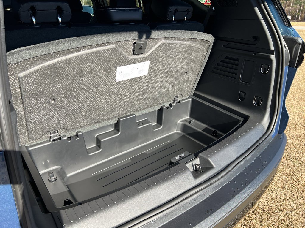 New 2026 Chevrolet Traverse LT w/ Midnight/Sport Edition image 25