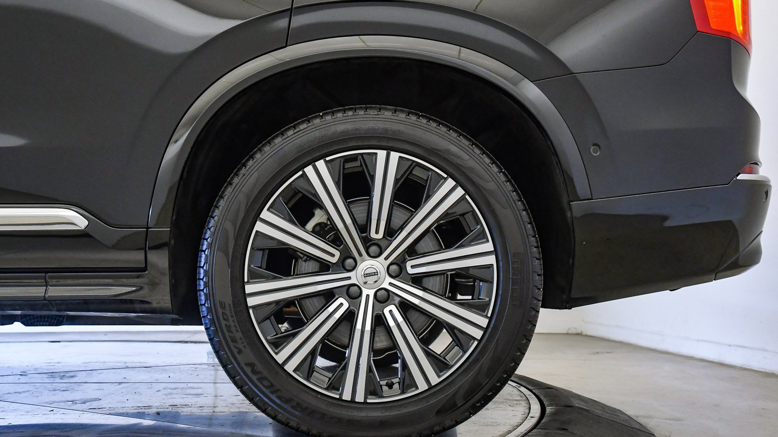 Certified 2025 Volvo XC90 B6 Ultra image 11