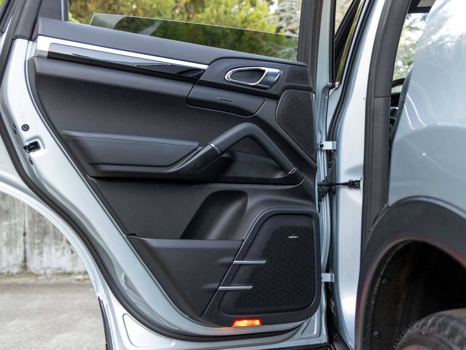 Used 2016 Porsche Cayenne image 43