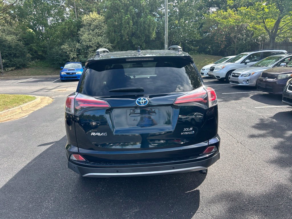 Used 2018 Toyota RAV4 XLE w/ Convenience Package AWD/4WD image 4