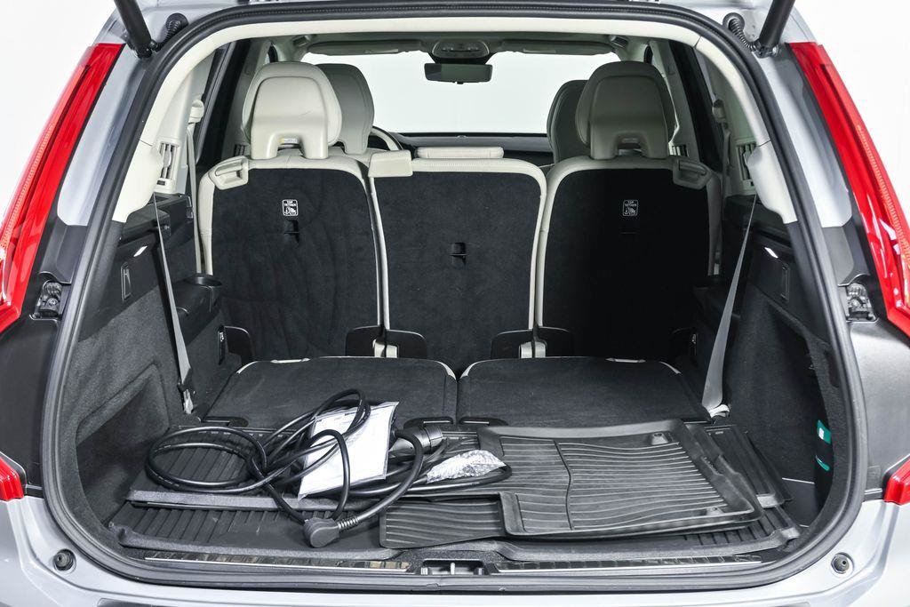 Certified 2025 Volvo XC90 T8 Plus w/ Protection Package Premier AWD/4WD image 33