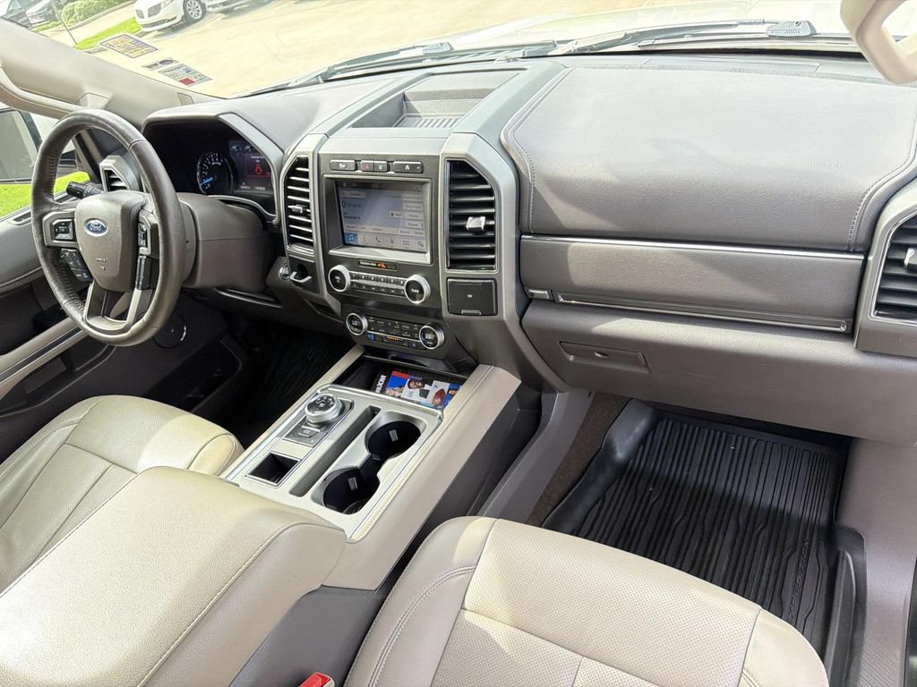 Used 2019 Ford Expedition XLT w/ Equipment Group 202A RWD image 16
