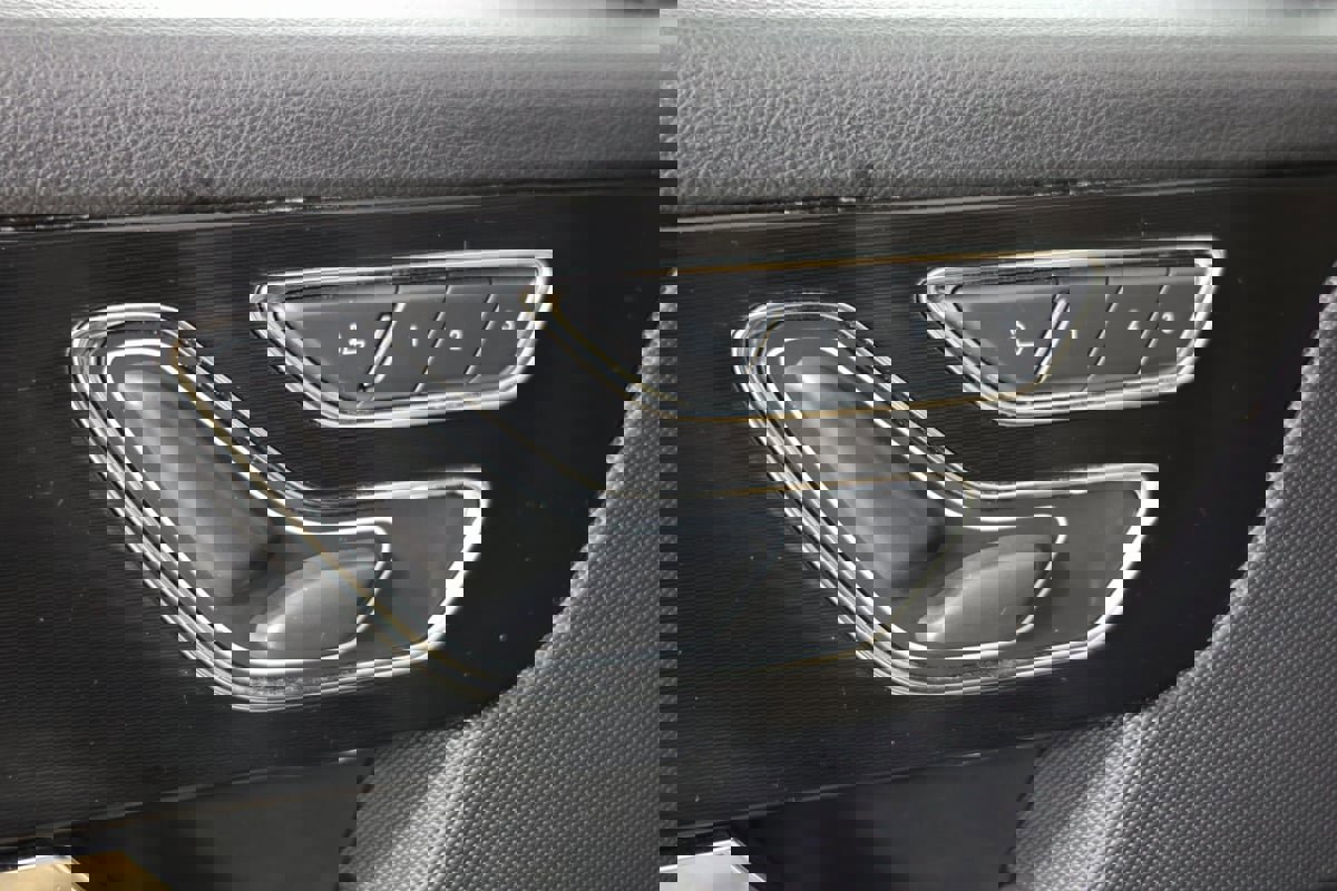 Used 2020 Lincoln Corsair Reserve w/ Equipment Group 201A image 23