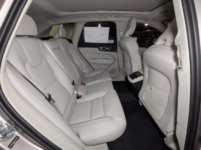 New 2026 Volvo XC60 B5 Ultra w/ Protection Package Premier AWD/4WD image 29