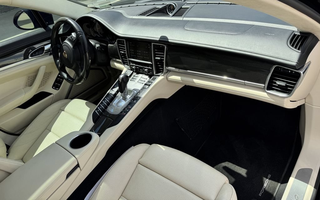 Used 2013 Porsche Panamera AWD/4WD image 32