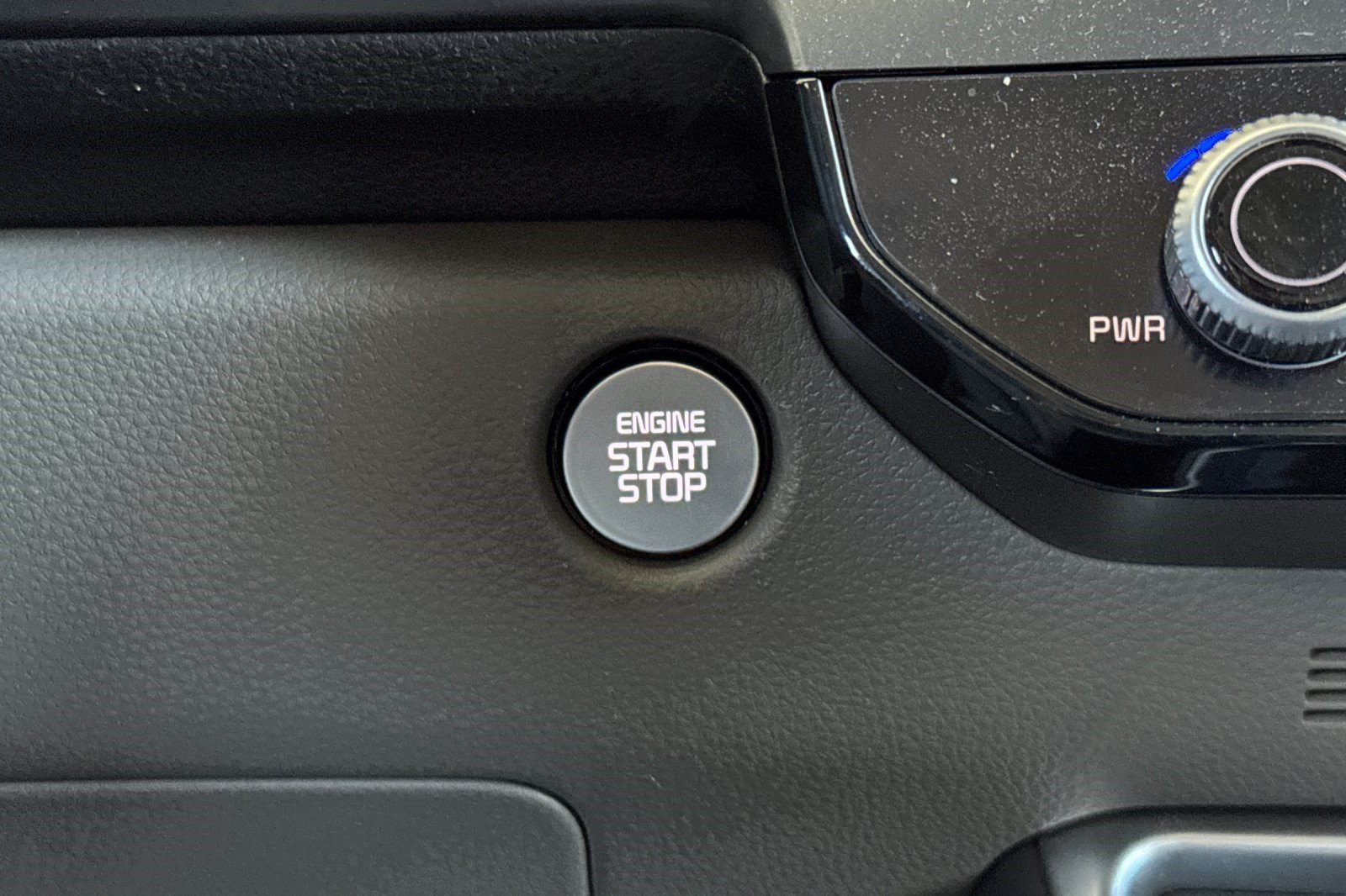 Used 2026 Kia Carnival FWD image 17