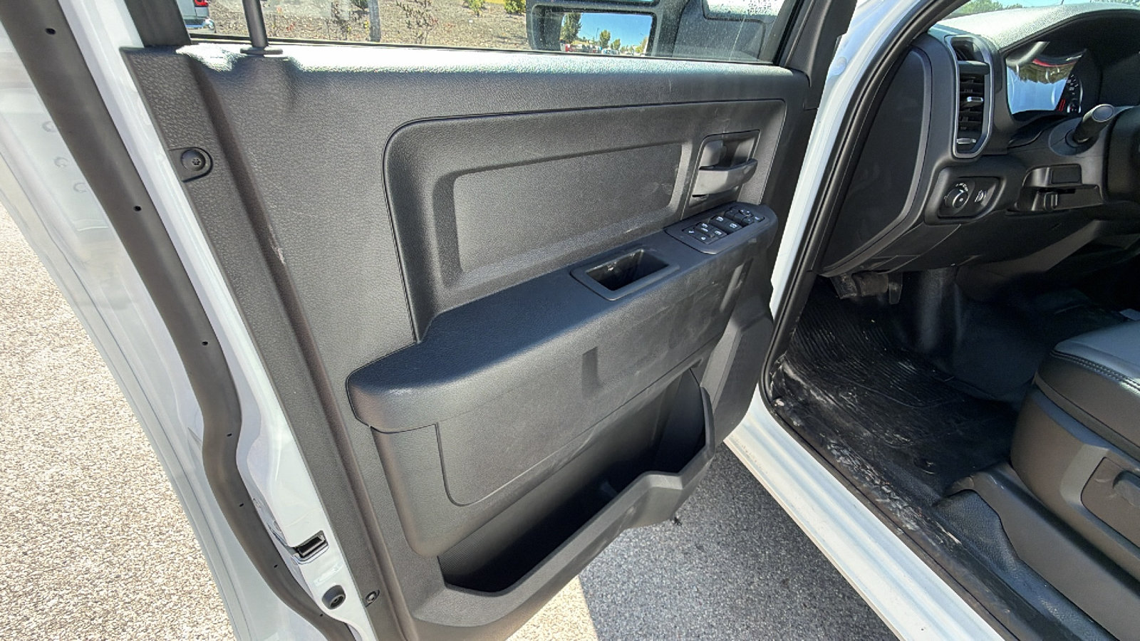 New 2026 RAM 5500 Tradesman w/ Chrome Appearance Group AWD/4WD image 15