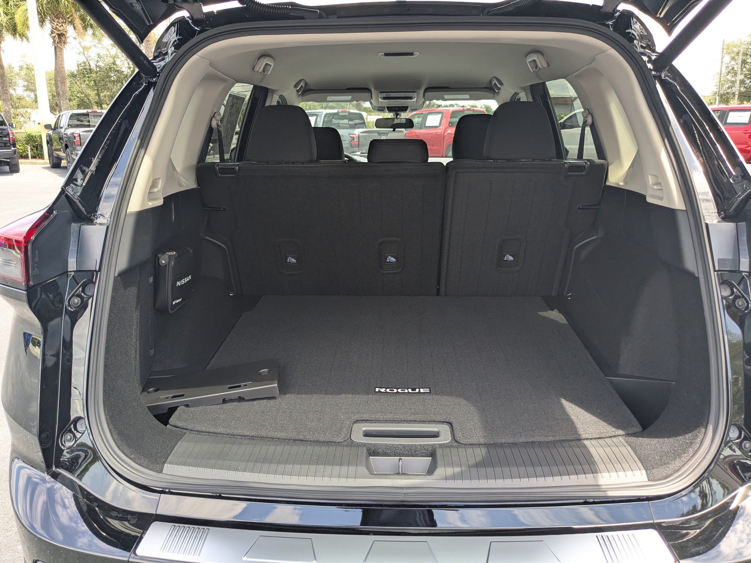 New 2026 Nissan Rogue SV FWD image 12