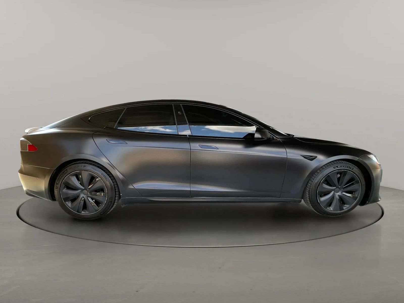 Used 2021 Tesla Model S Plaid AWD/4WD image 6