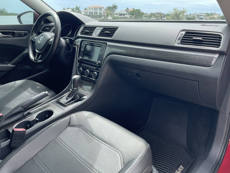 Used 2017 Volkswagen Passat 1.8T SE FWD image 9