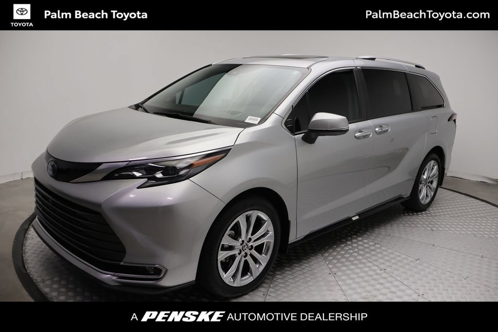 Certified 2024 Toyota Sienna Platinum FWD image 1