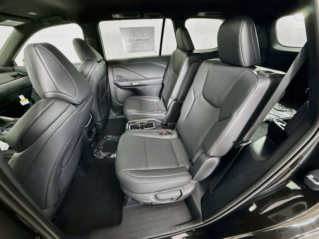 Used 2026 Lexus TX 500h AWD w/ Technology Package image 17