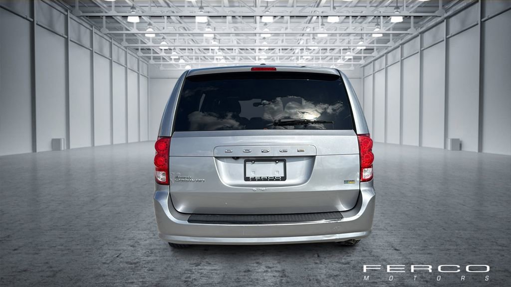 Used 2018 Dodge Grand Caravan SE image 4