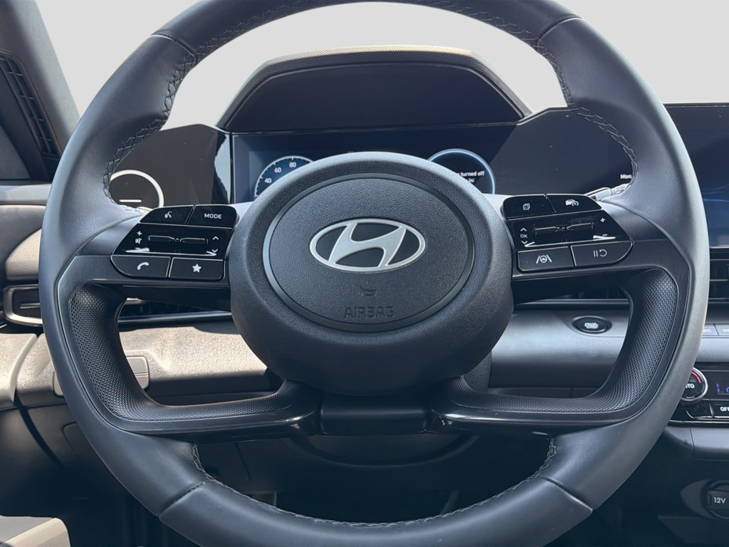 Certified 2025 Hyundai Elantra SEL FWD image 20