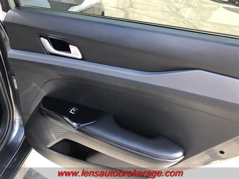 Used 2022 Kia K5 LXS FWD image 19