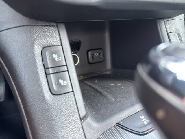 Used 2019 GMC Acadia SLT w/ LPO, Black Accent Package AWD/4WD image 28
