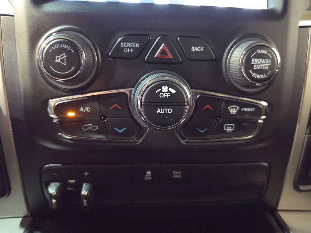 Used 2019 RAM 1500 Classic SLT AWD/4WD image 16