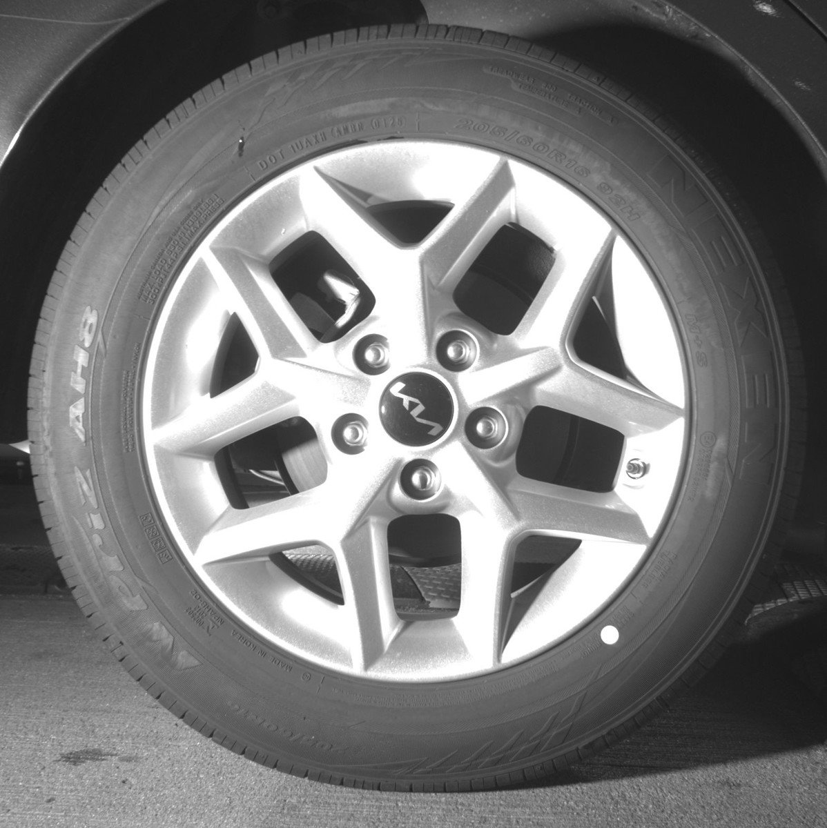 Used 2025 Kia Soul LX w/ LX Technology Package FWD image 15