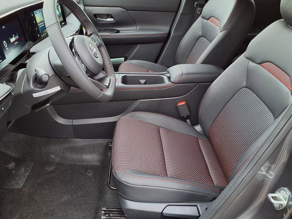 New 2026 Nissan Kicks SR w/ Cold Weather Package image 16