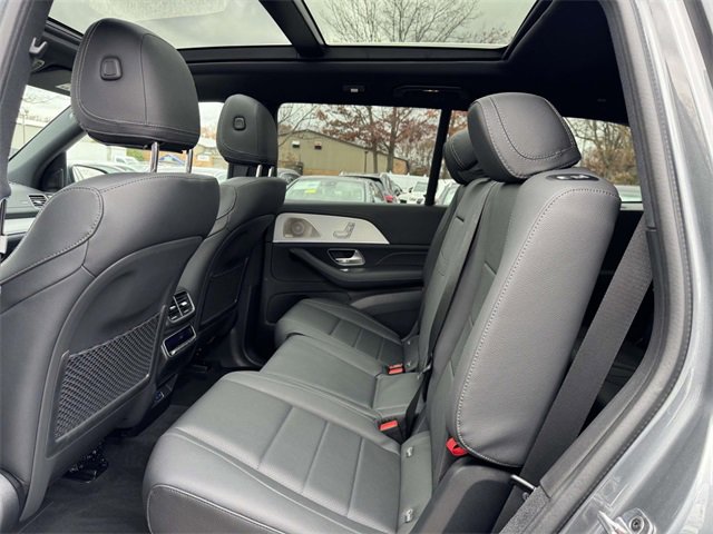 Certified 2025 Mercedes-Benz GLS 450 4MATIC image 33