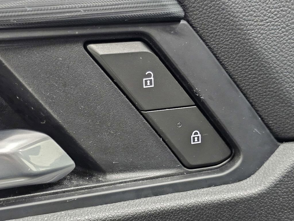 Used 2025 GMC Acadia Elevation image 30
