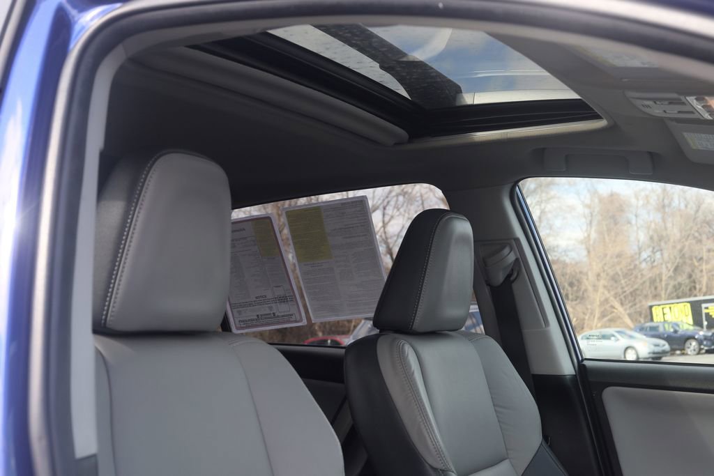 Used 2015 Toyota RAV4 Limited image 28